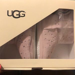 Baby Uggs size 2/3 ( 6-12 months)